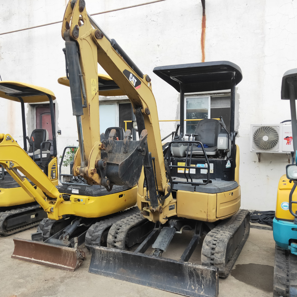 CATERPILLAR 302C - Máy xúc mini: hình 1 CATERPILLAR 302C - Máy xúc mini: hình 1