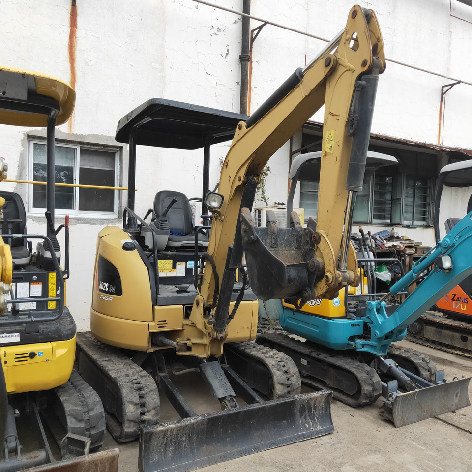 CATERPILLAR 302C - Máy xúc mini: hình 2 CATERPILLAR 302C - Máy xúc mini: hình 2