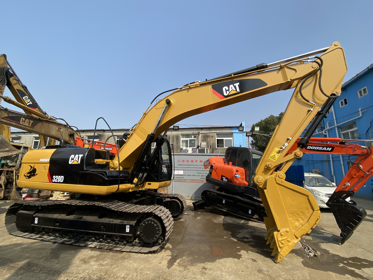 CATERPILLAR 320D - Máy xúc bánh xích: hình 3 CATERPILLAR 320D - Máy xúc bánh xích: hình 3