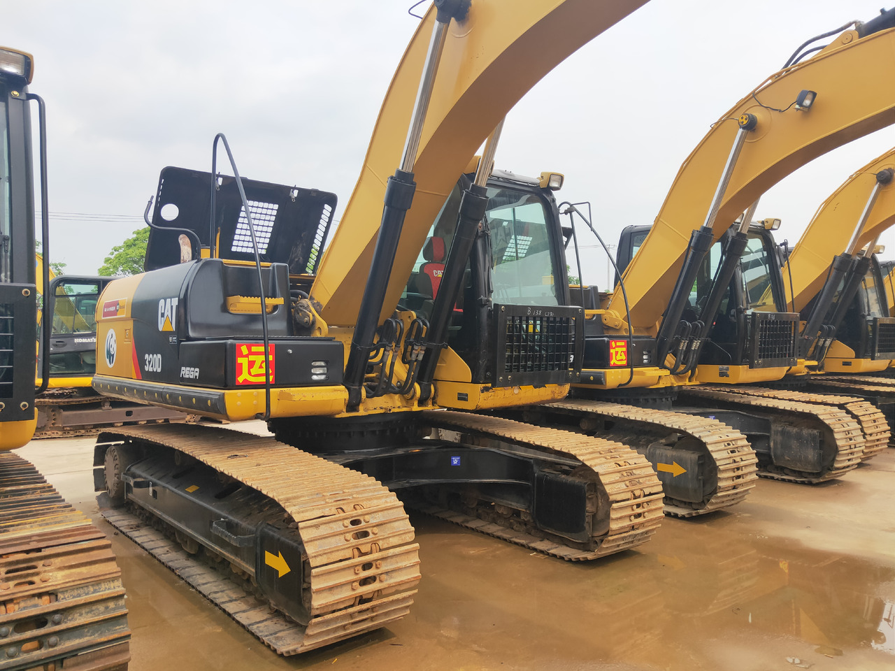 CATERPILLAR 320D - Máy xúc bánh xích: hình 2 CATERPILLAR 320D - Máy xúc bánh xích: hình 2