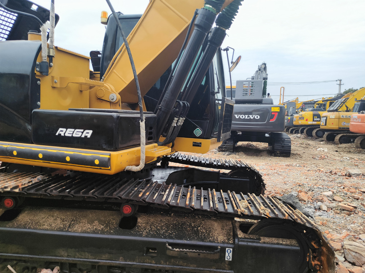 CATERPILLAR 320D - Máy xúc bánh xích: hình 5 CATERPILLAR 320D - Máy xúc bánh xích: hình 5