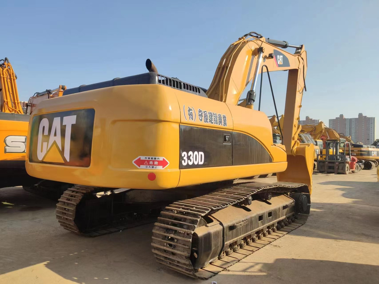 CATERPILLAR 330D - Máy xúc bánh xích: hình 2 CATERPILLAR 330D - Máy xúc bánh xích: hình 2
