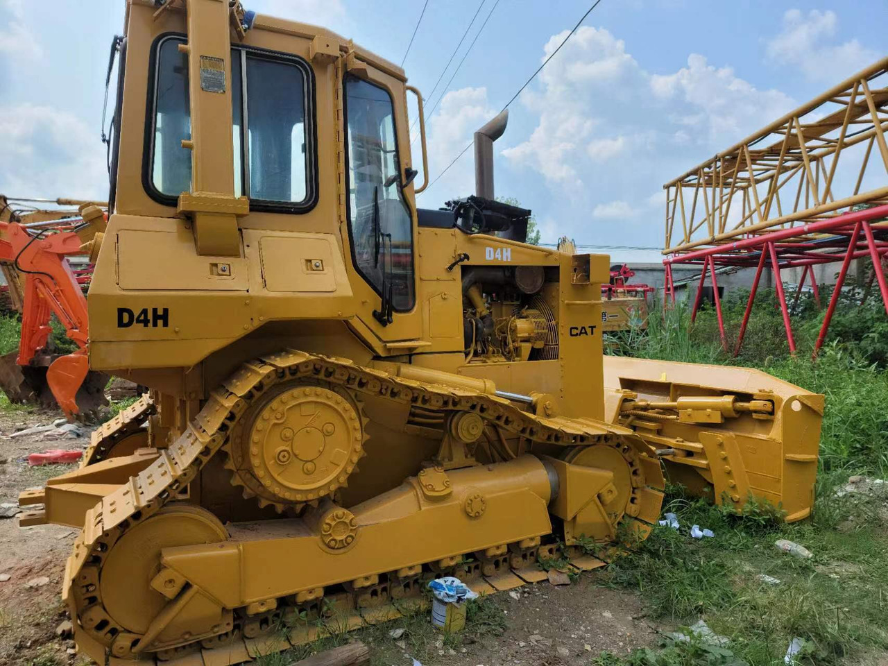 CATERPILLAR D4H - Máy ủi: hình 2 CATERPILLAR D4H - Máy ủi: hình 2