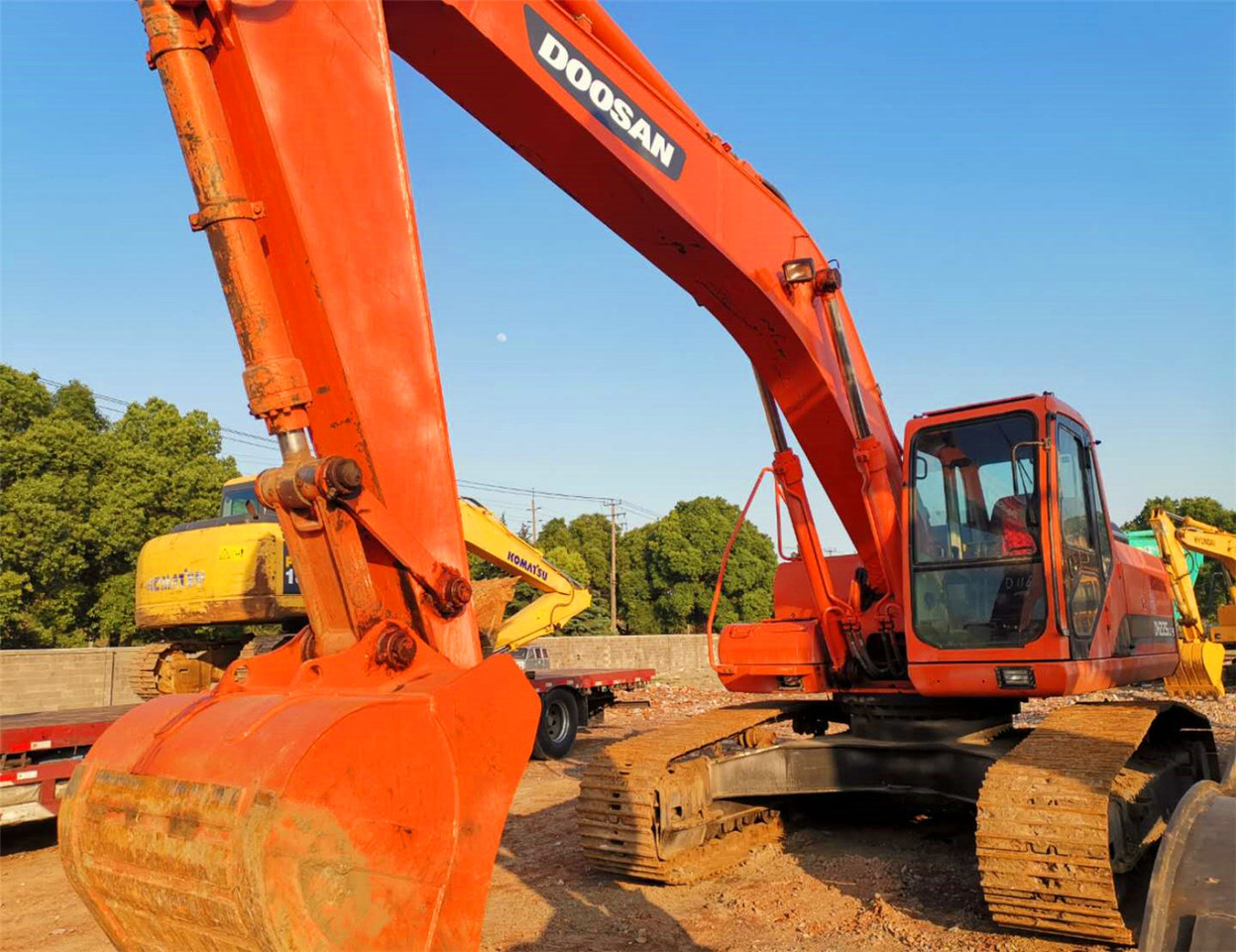 DOOSAN Crawler Excavator DH225 Click Here for Discount - Máy xúc bánh xích: hình 4 DOOSAN Crawler Excavator DH225 Click Here for Discount - Máy xúc bánh xích: hình 4