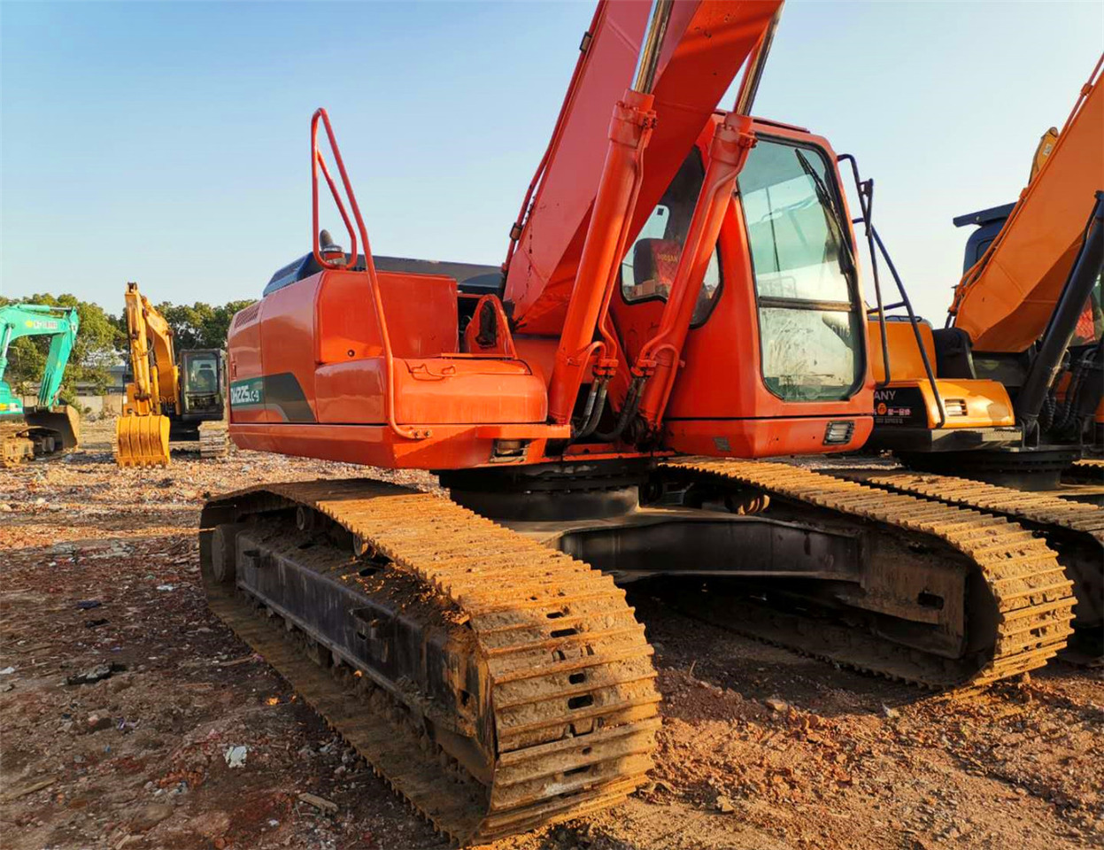 DOOSAN Crawler Excavator DH225 Click Here for Discount - Máy xúc bánh xích: hình 3 DOOSAN Crawler Excavator DH225 Click Here for Discount - Máy xúc bánh xích: hình 3