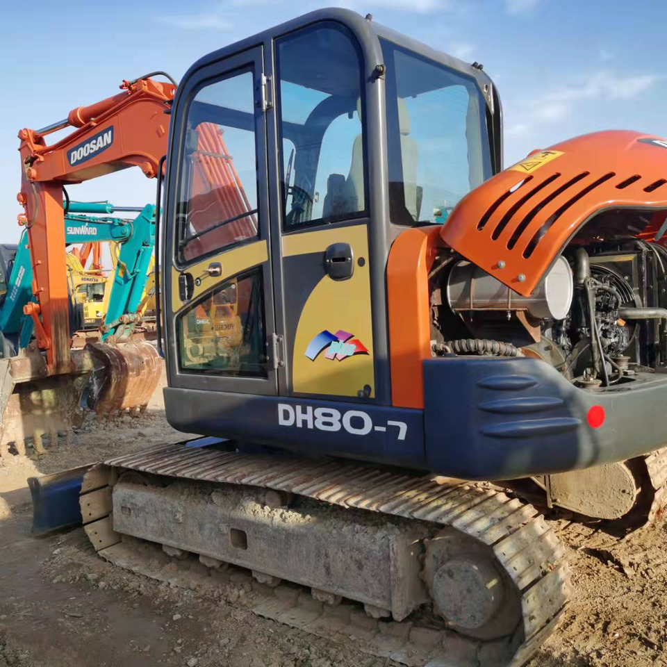 DOOSAN DH80-7 - Máy xúc bánh xích: hình 3 DOOSAN DH80-7 - Máy xúc bánh xích: hình 3