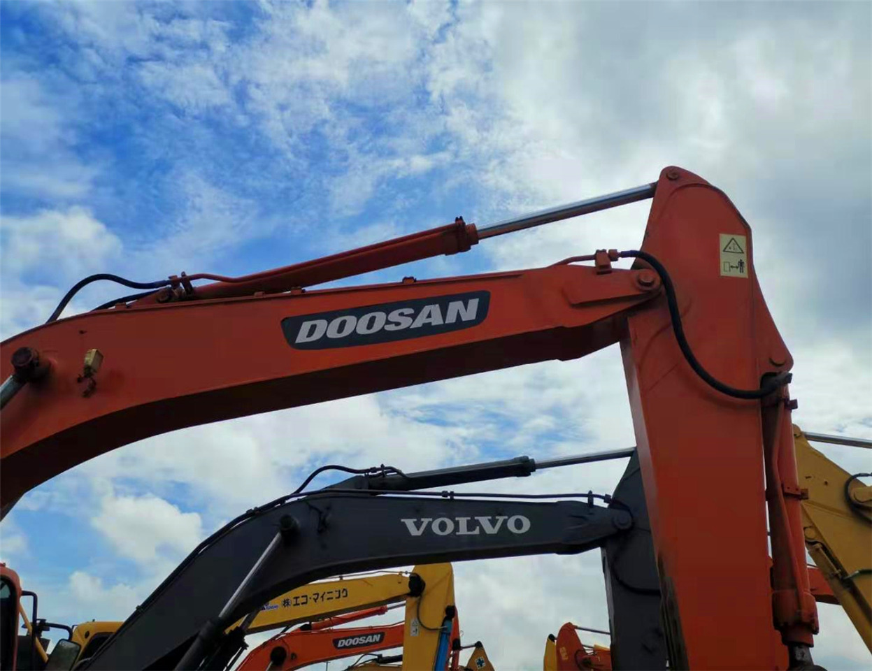 DOOSAN Excavator DH300 Click Here for Discount - Máy xúc bánh xích: hình 3 DOOSAN Excavator DH300 Click Here for Discount - Máy xúc bánh xích: hình 3