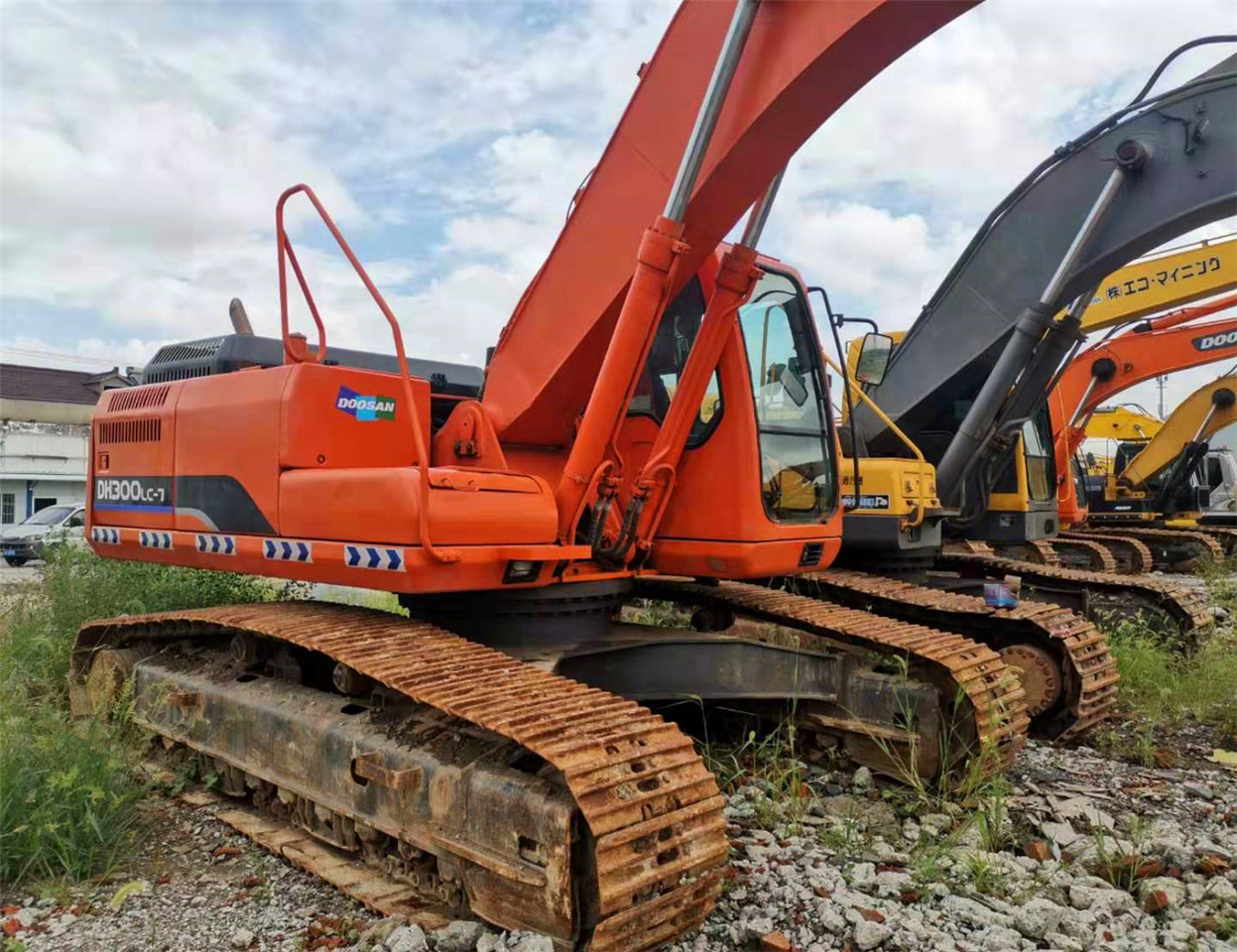DOOSAN Excavator DH300 Click Here for Discount - Máy xúc bánh xích: hình 5 DOOSAN Excavator DH300 Click Here for Discount - Máy xúc bánh xích: hình 5