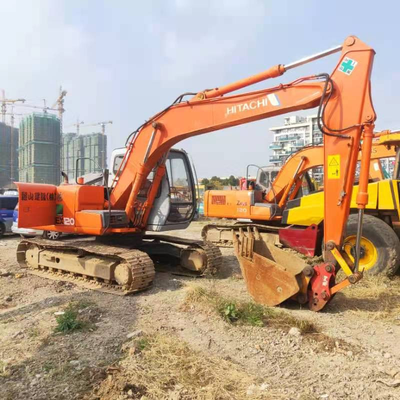 HITACHI EX120-5 - Máy xúc bánh xích: hình 4 HITACHI EX120-5 - Máy xúc bánh xích: hình 4