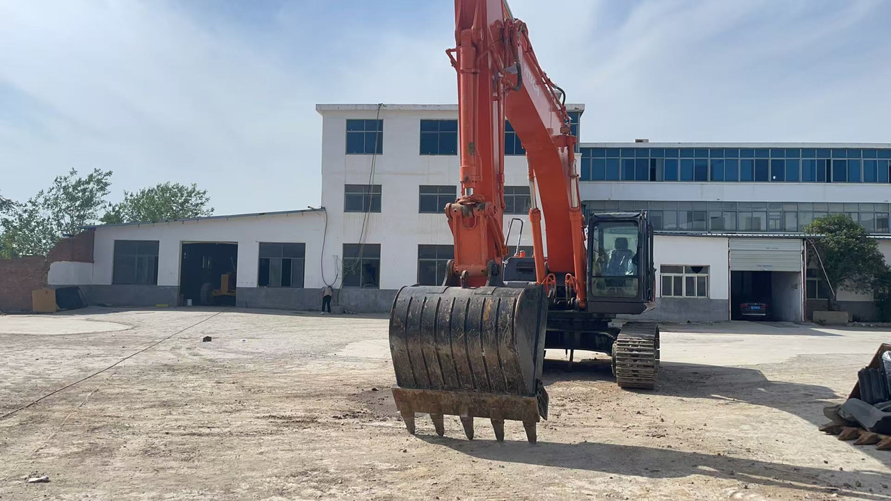 HITACHI ZX350-3G Excavator | Zero Final Drive Issues | New Undercarriage | Super Clean - Máy xúc: hình 3 HITACHI ZX350-3G Excavator | Zero Final Drive Issues | New Undercarriage | Super Clean - Máy xúc: hình 3
