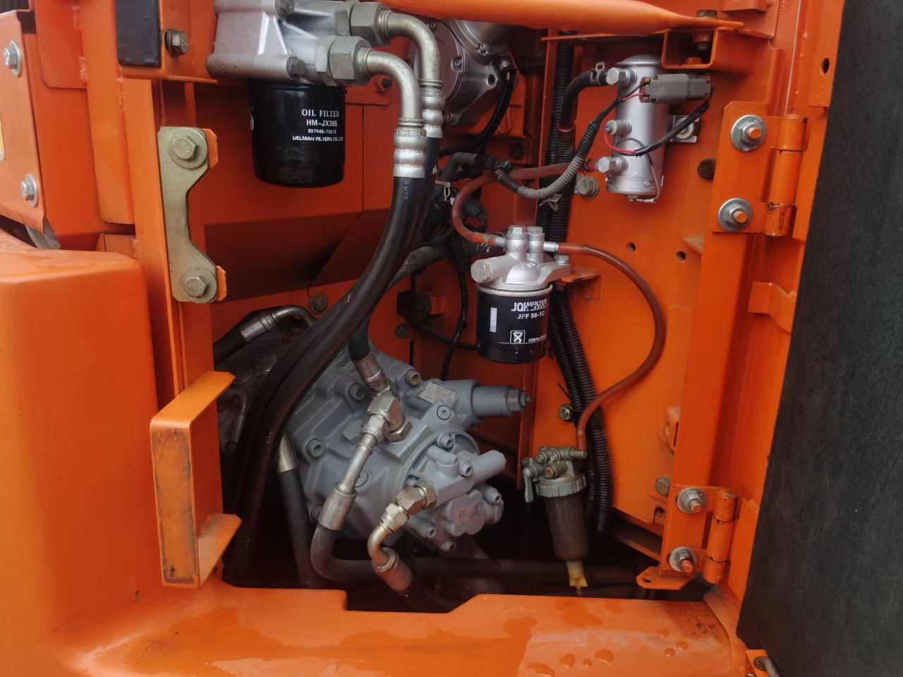HITACHI ZX75US - Máy xúc bánh xích: hình 4 HITACHI ZX75US - Máy xúc bánh xích: hình 4