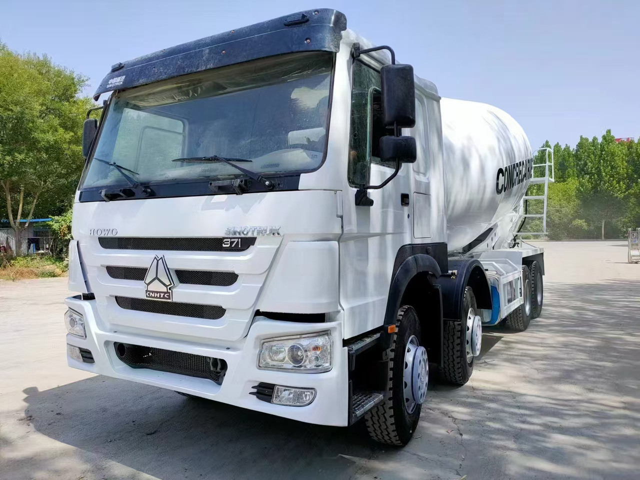 HOWO 371HP Concrete Mixer Truck Click for Discount - Xe trộn bê tông: hình 3 HOWO 371HP Concrete Mixer Truck Click for Discount - Xe trộn bê tông: hình 3