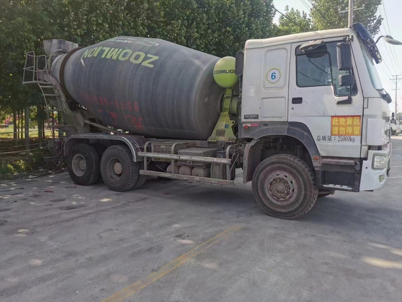 HOWO 6*4 Cement Mixer Truck - Xe trộn bê tông: hình 4 HOWO 6*4 Cement Mixer Truck - Xe trộn bê tông: hình 4