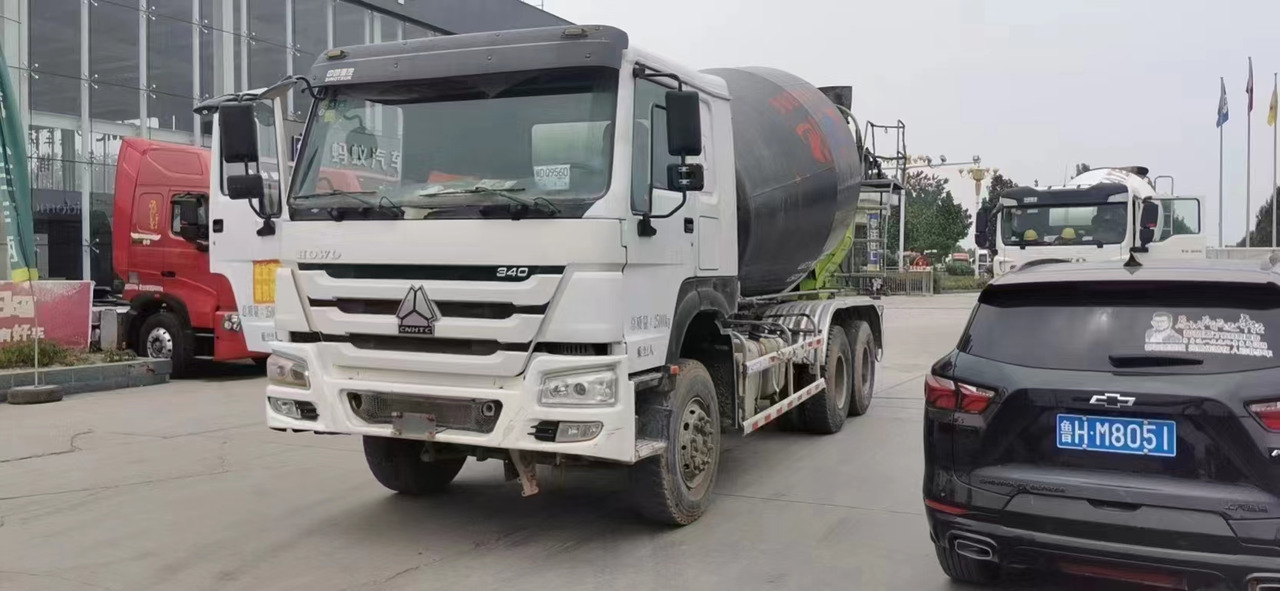 HOWO 6*4 Cement Mixer Truck - Xe trộn bê tông: hình 1 HOWO 6*4 Cement Mixer Truck - Xe trộn bê tông: hình 1
