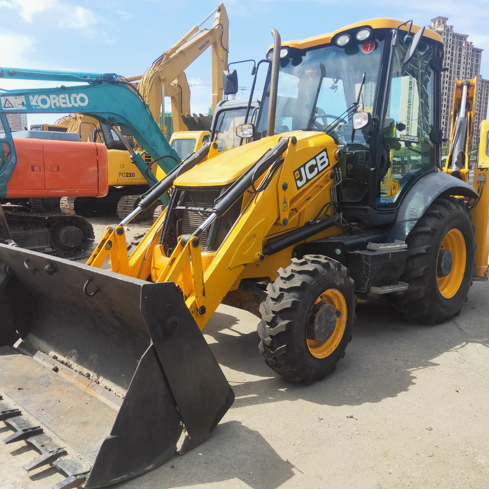 JCB 3CX - Máy xúc trước múc sau: hình 2 JCB 3CX - Máy xúc trước múc sau: hình 2