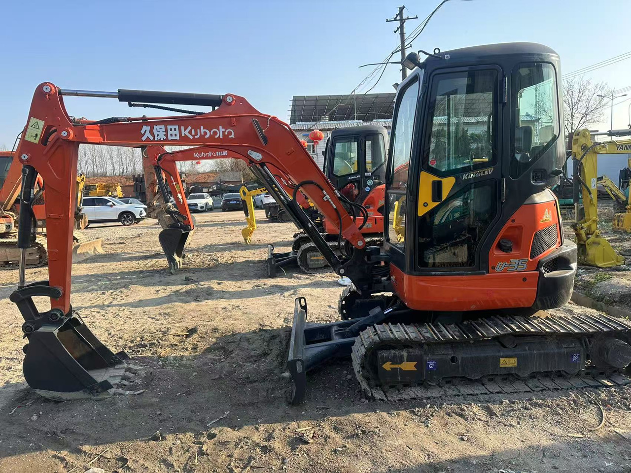 KOBELCO U35 - Máy xúc bánh xích: hình 1 KOBELCO U35 - Máy xúc bánh xích: hình 1