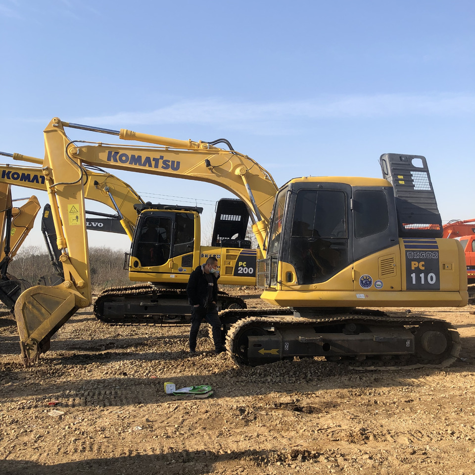 KOMATSU PC110-7 - Máy xúc bánh xích: hình 1 KOMATSU PC110-7 - Máy xúc bánh xích: hình 1