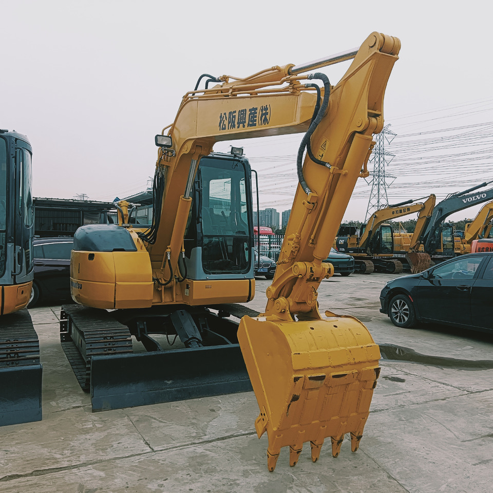 KOMATSU PC78 - Máy xúc bánh xích: hình 2 KOMATSU PC78 - Máy xúc bánh xích: hình 2