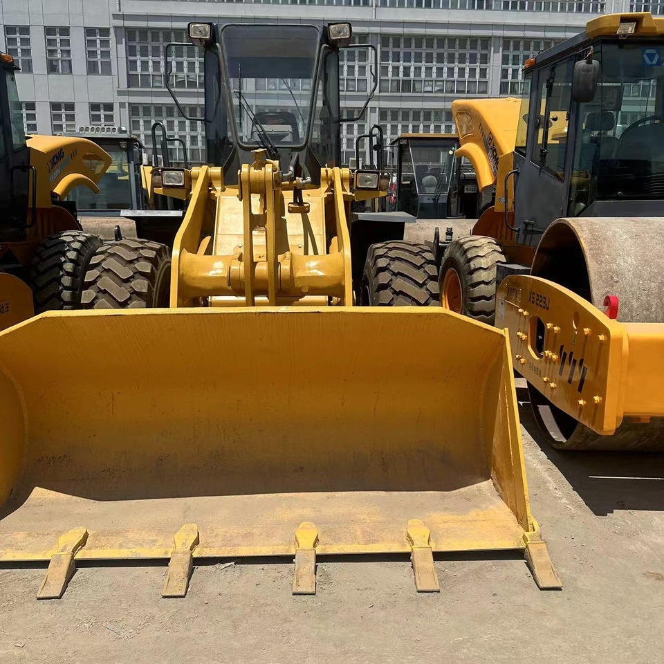 KOMATSU WA320 Wheel Loader Click for Discount - Máy xúc lật bánh lốp: hình 5 KOMATSU WA320 Wheel Loader Click for Discount - Máy xúc lật bánh lốp: hình 5