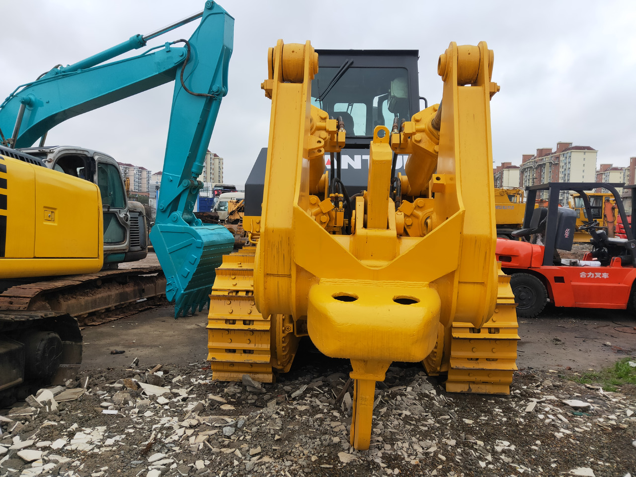 SHANTUI SD32 - Máy ủi: hình 4 SHANTUI SD32 - Máy ủi: hình 4