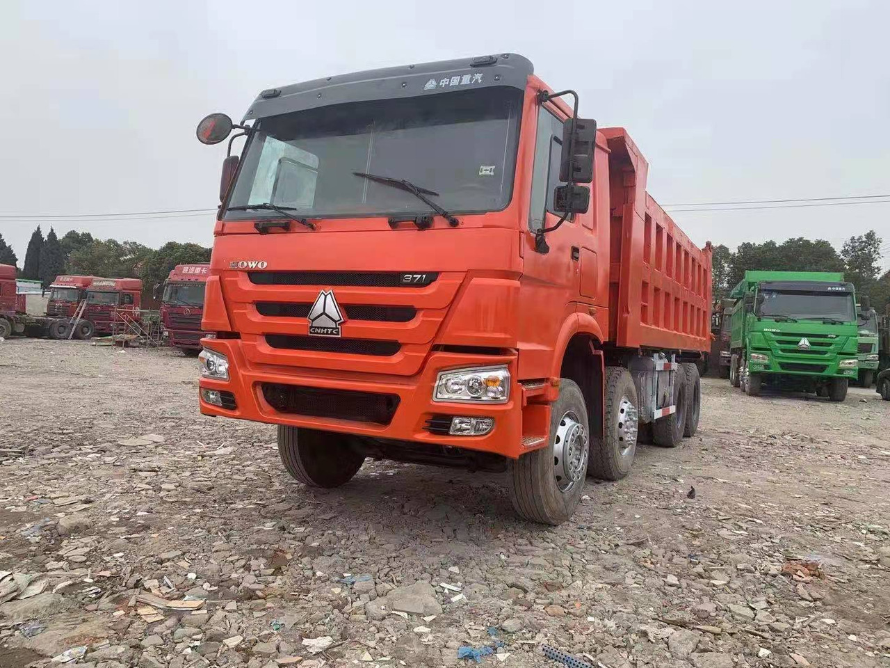 SINOTRUK HOWO 371 8X4 CLICK HERE FOR DISCOUNT - Xe ben: hình 1 SINOTRUK HOWO 371 8X4 CLICK HERE FOR DISCOUNT - Xe ben: hình 1