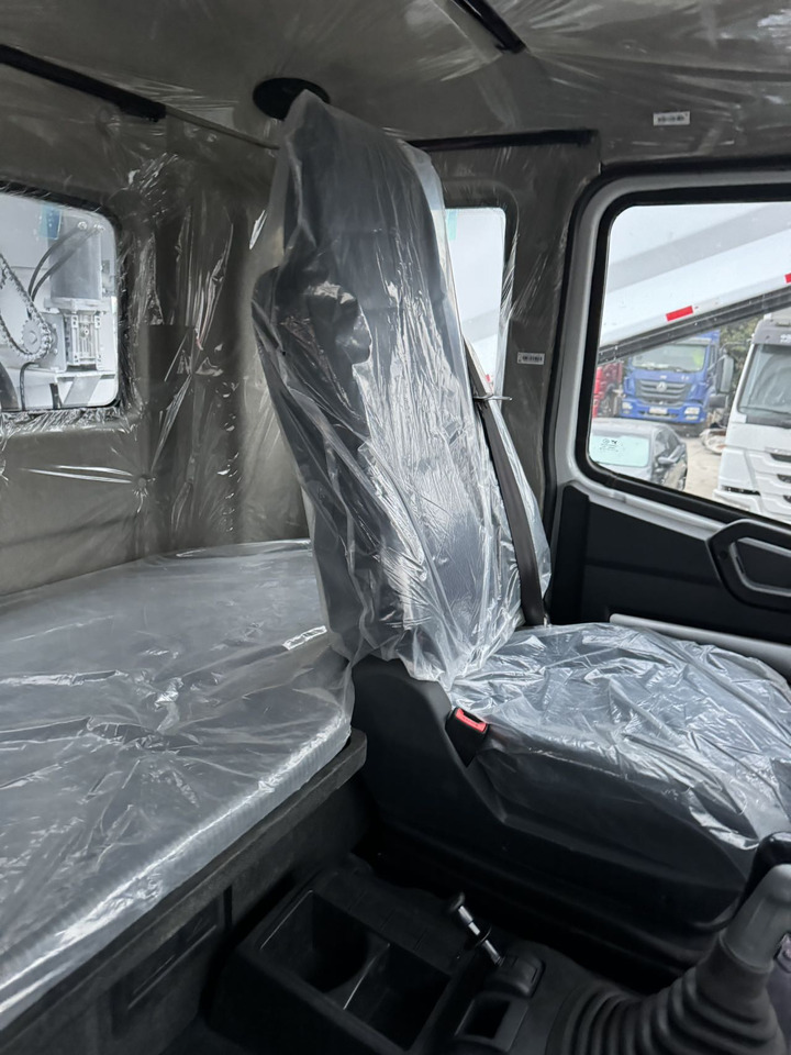 SINOTRUK NX400 8X4 - Xe ben: hình 5 SINOTRUK NX400 8X4 - Xe ben: hình 5