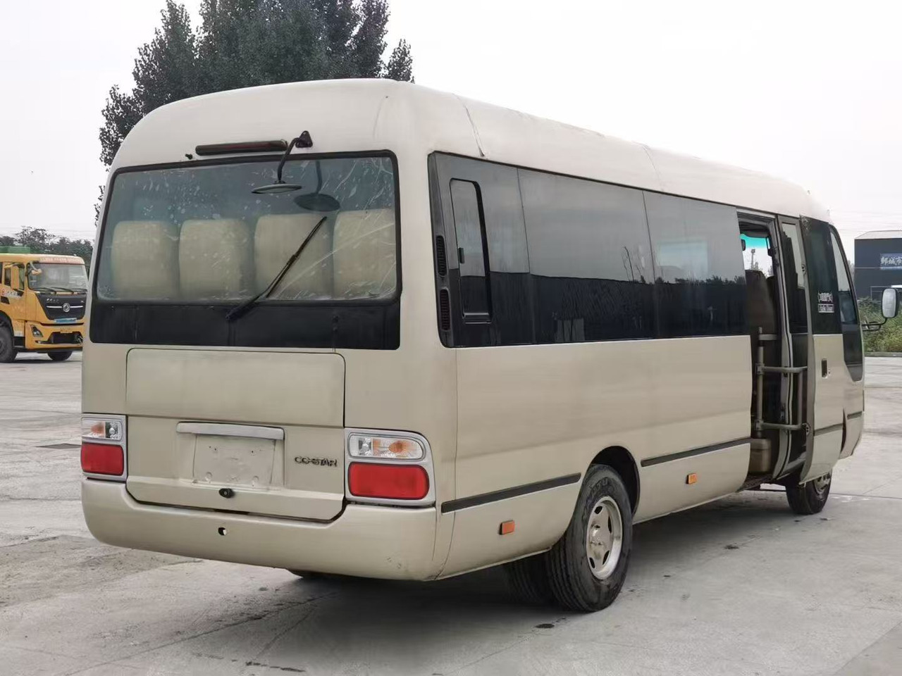 TOYOTA Coaster Mini Bus Good Conditon Automatic Doors Negotiable - Xe bus mini, Xe van chở khách: hình 3 TOYOTA Coaster Mini Bus Good Conditon Automatic Doors Negotiable - Xe bus mini, Xe van chở khách: hình 3