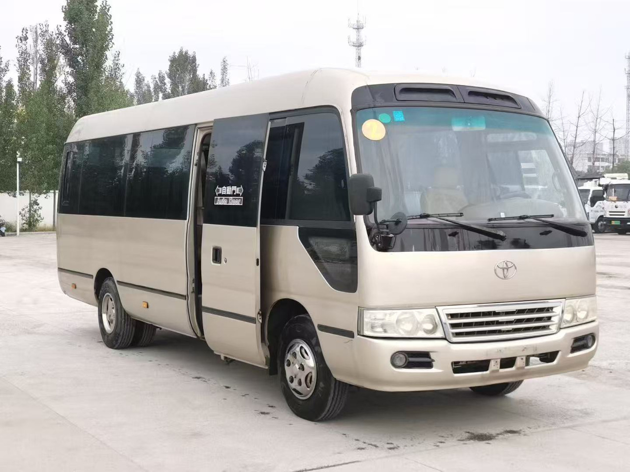 TOYOTA Coaster Mini Bus Good Conditon Automatic Doors Negotiable - Xe bus mini, Xe van chở khách: hình 1 TOYOTA Coaster Mini Bus Good Conditon Automatic Doors Negotiable - Xe bus mini, Xe van chở khách: hình 1