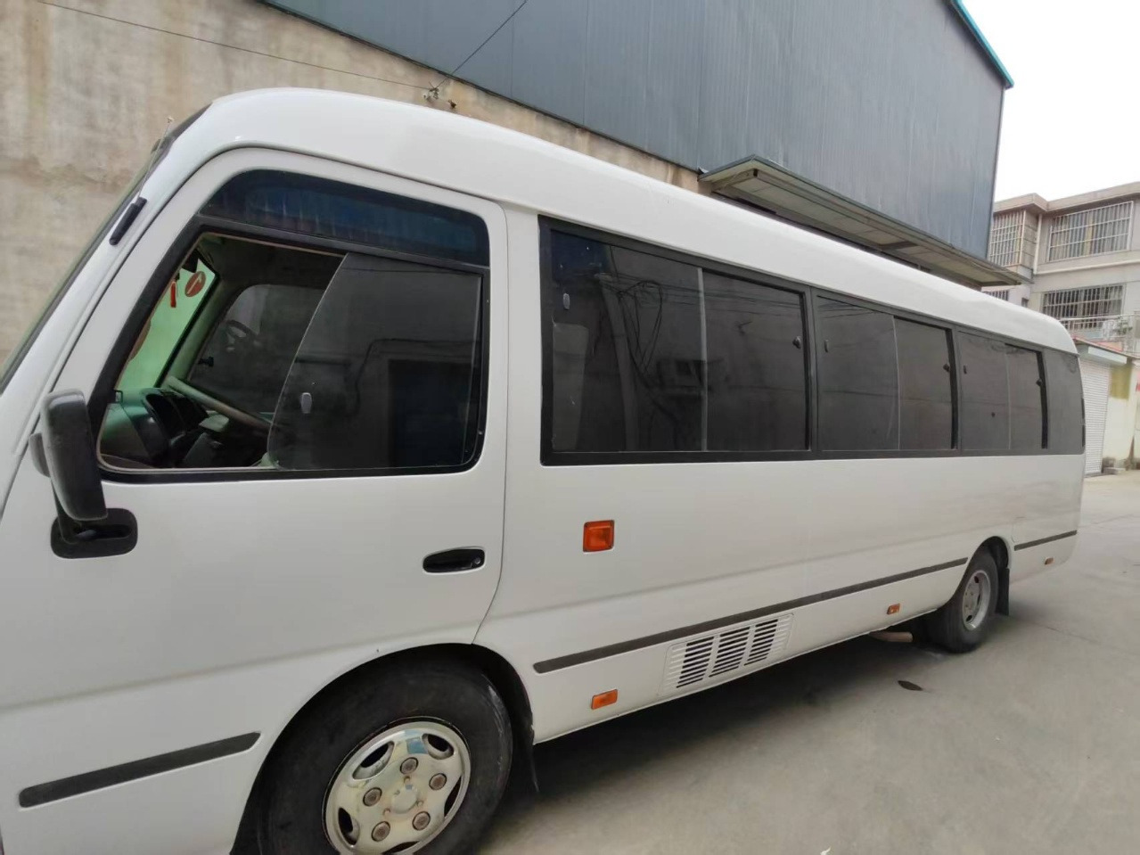 TOYOTA Hiace Bus 13 Seats - Xe đò: hình 4 TOYOTA Hiace Bus 13 Seats - Xe đò: hình 4