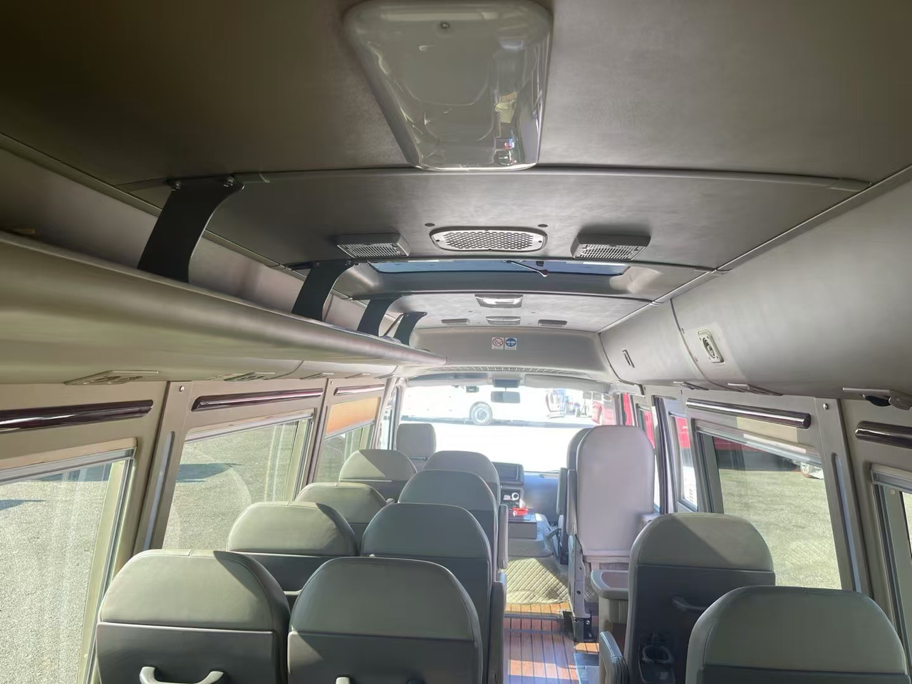 TOYOTA Mini Bus 23 Seats Click Here for Discount - Xe đò: hình 4 TOYOTA Mini Bus 23 Seats Click Here for Discount - Xe đò: hình 4