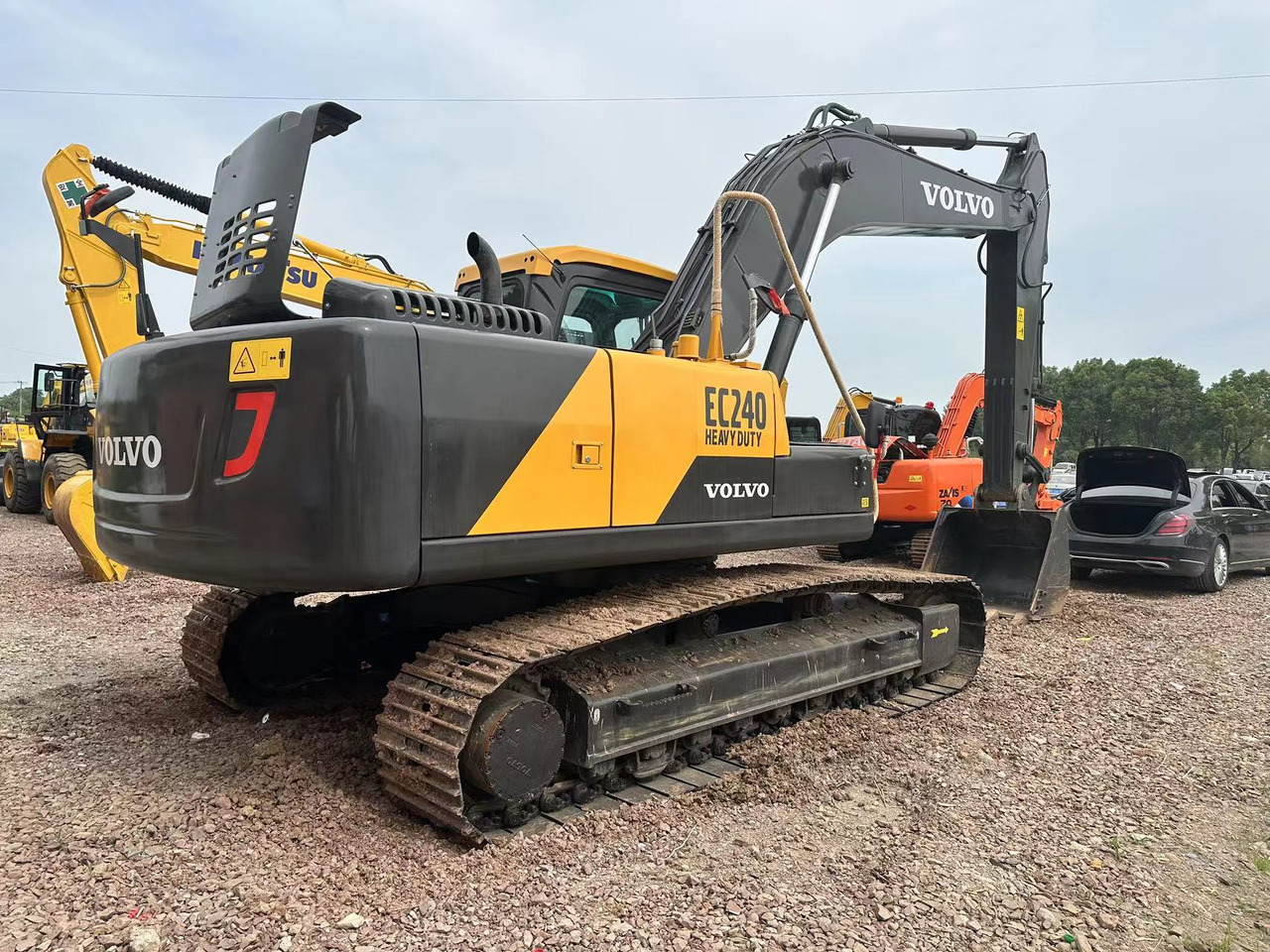 VOLVO Excavator EC240 - Máy xúc: hình 3 VOLVO Excavator EC240 - Máy xúc: hình 3