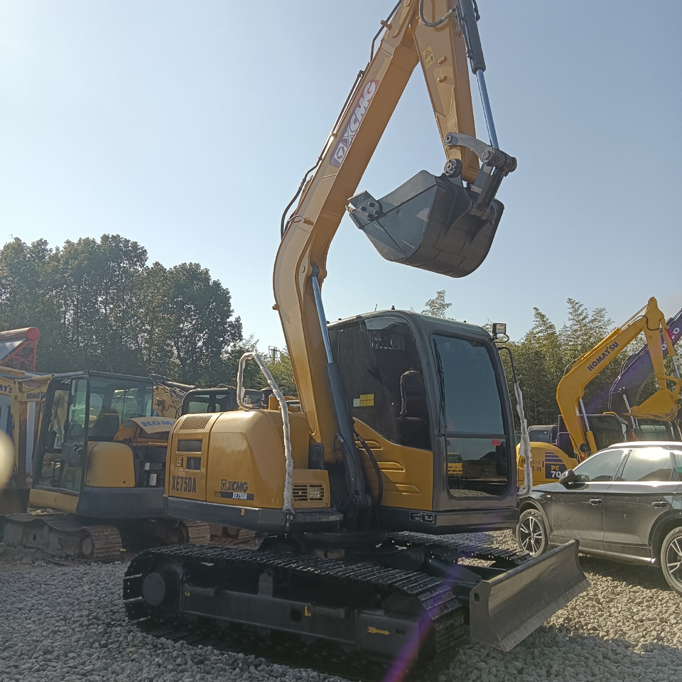 XCMG XE75DA - Máy xúc bánh xích: hình 3 XCMG XE75DA - Máy xúc bánh xích: hình 3