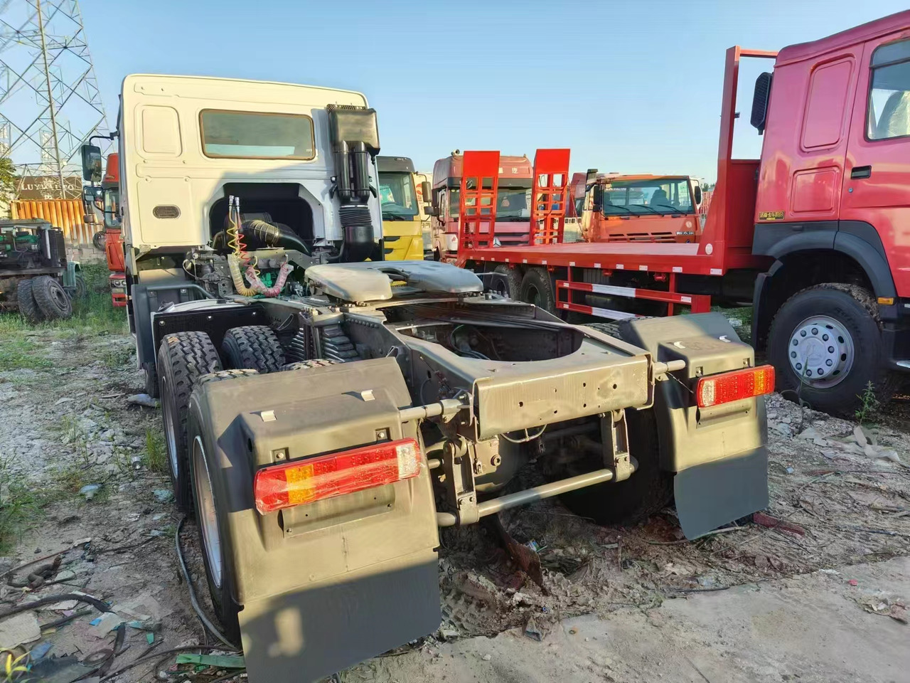 SINOTRUK HOWO 371 CLICK HERE FOR DISCOUNT - Xe đầu kéo: hình 5 SINOTRUK HOWO 371 CLICK HERE FOR DISCOUNT - Xe đầu kéo: hình 5