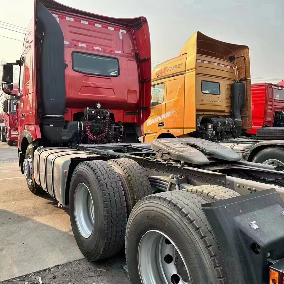 SINOTRUK HOWO 440 CLICK HERE FOR DISCOUNT - Xe đầu kéo: hình 5 SINOTRUK HOWO 440 CLICK HERE FOR DISCOUNT - Xe đầu kéo: hình 5