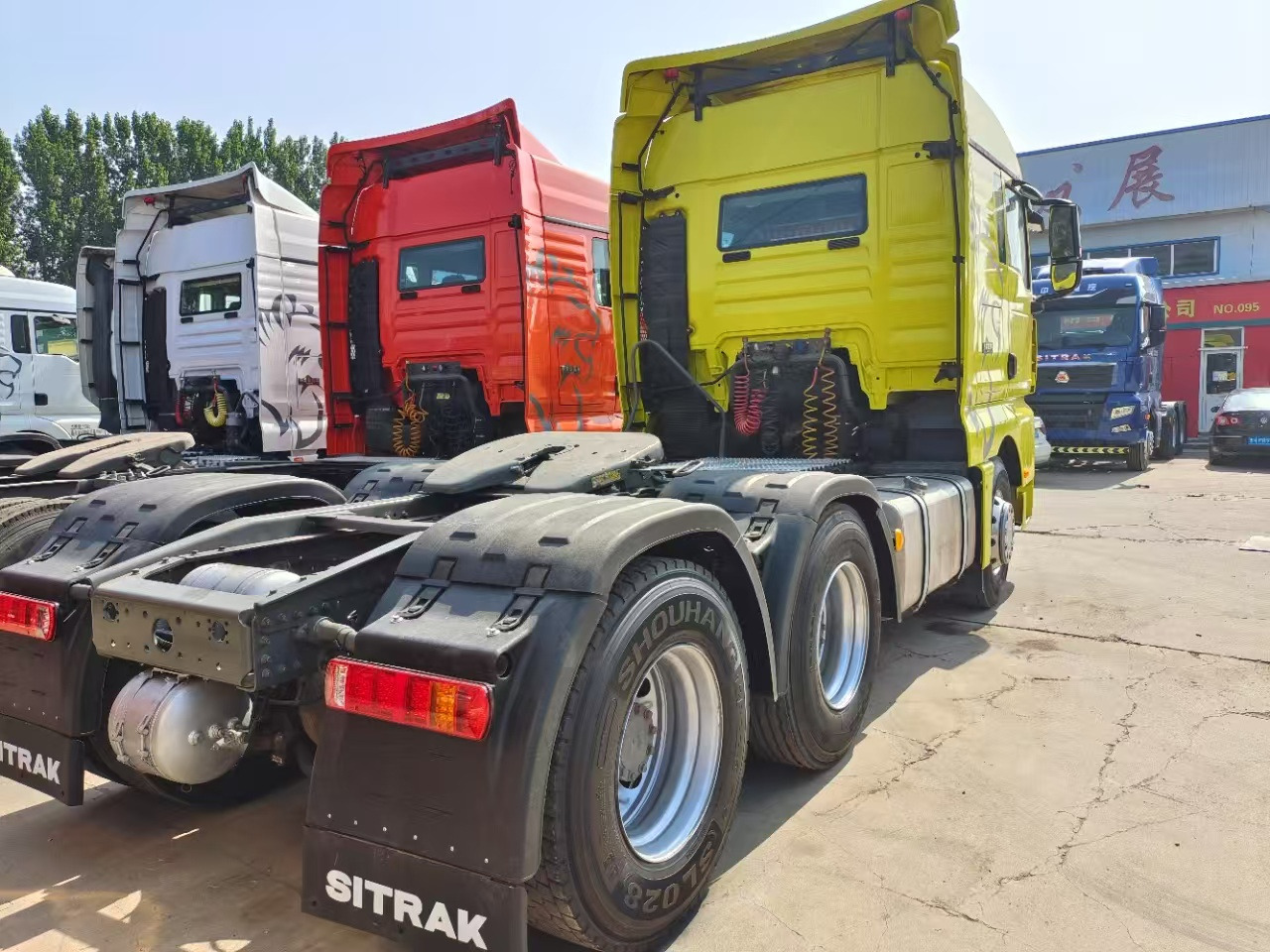 SINOTRUK SITRAK CLICK HERE FOR DISCOUNT - Xe đầu kéo: hình 3 SINOTRUK SITRAK CLICK HERE FOR DISCOUNT - Xe đầu kéo: hình 3