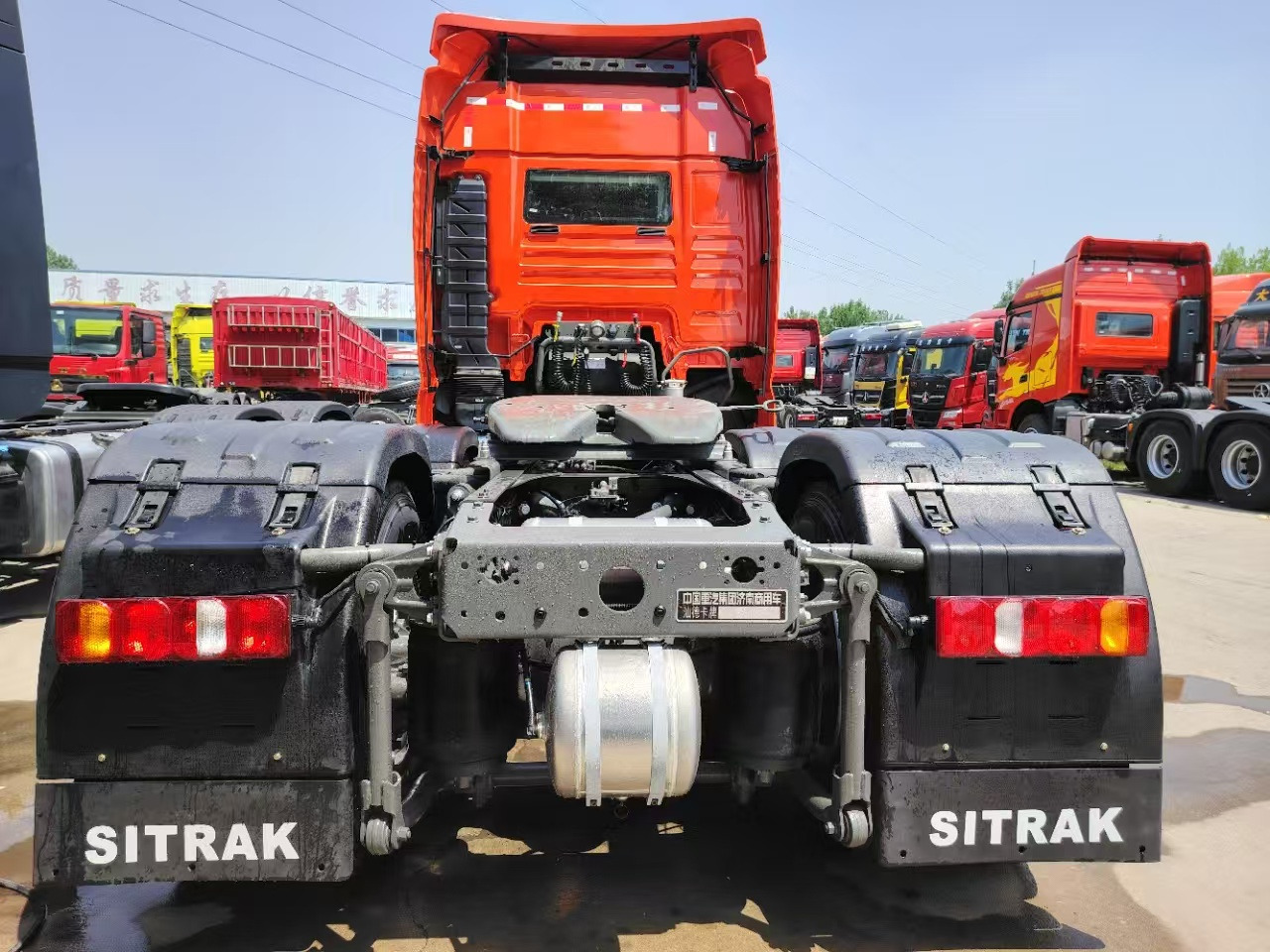 SINOTRUK SITRAK CLICK HERE FOR DISCOUNT - Xe đầu kéo: hình 5 SINOTRUK SITRAK CLICK HERE FOR DISCOUNT - Xe đầu kéo: hình 5