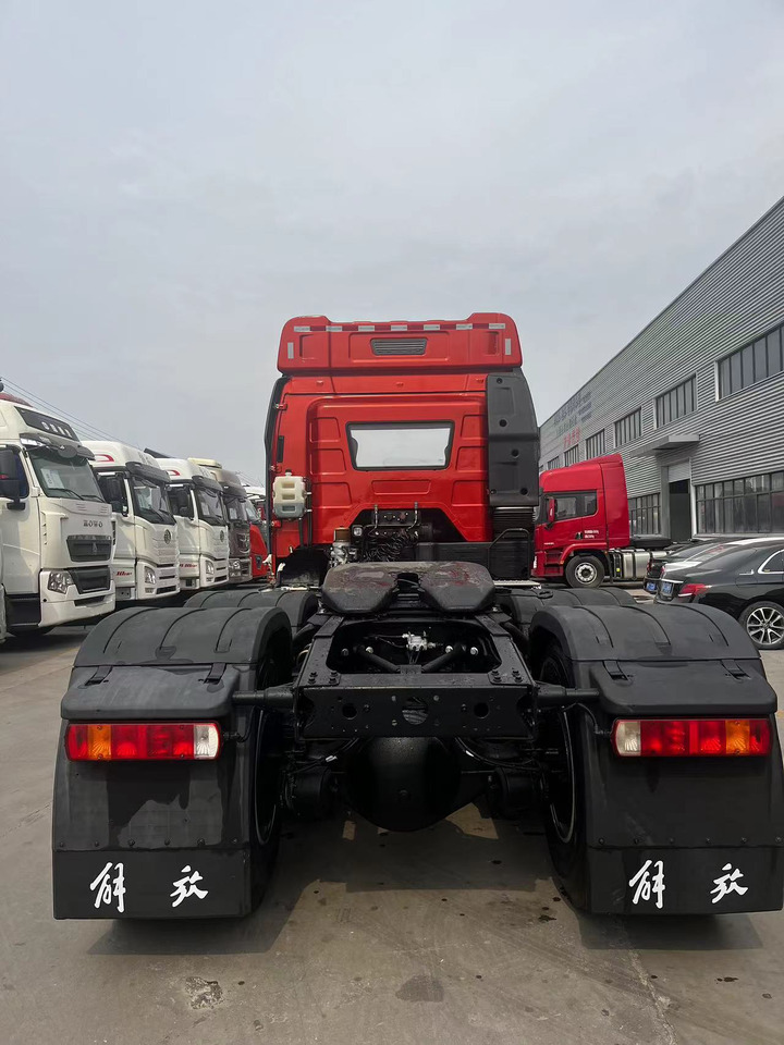 SINOTRUK Tractor Unit J6P 6X4 Manual Transmission New - Xe đầu kéo: hình 5 SINOTRUK Tractor Unit J6P 6X4 Manual Transmission New - Xe đầu kéo: hình 5