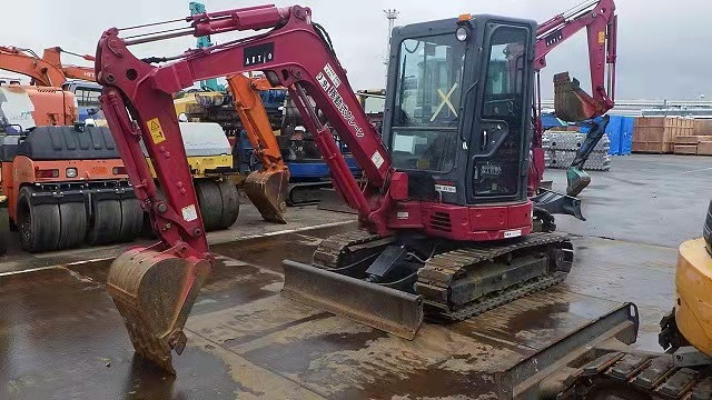 YANMAR VIO30 - Máy xúc mini: hình 4 YANMAR VIO30 - Máy xúc mini: hình 4