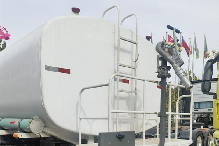 Howo Howo Water Tank Truck for Sale in Zambia - Xe bồn: hình 3 Howo Howo Water Tank Truck for Sale in Zambia - Xe bồn: hình 3