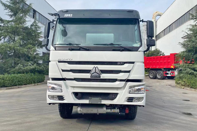 SINOTRUK Howo 371 Petrol Tank Truck Price for Sale in Saudi Arabia - Xe bồn: hình 3 SINOTRUK Howo 371 Petrol Tank Truck Price for Sale in Saudi Arabia - Xe bồn: hình 3