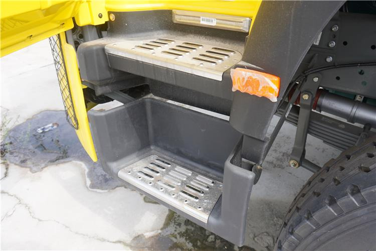 SINOTRUK Second Hand Howo Dump Truck 371HP for Sale In Zimbabwe - Xe ben: hình 3 SINOTRUK Second Hand Howo Dump Truck 371HP for Sale In Zimbabwe - Xe ben: hình 3