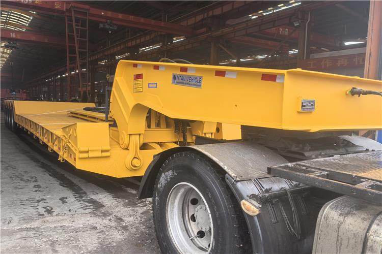 TITAN 4 Axle 100 Ton Removable Gooseneck Trailer for Sale in PNG - Sơ mi rơ moóc thùng thấp: hình 3 TITAN 4 Axle 100 Ton Removable Gooseneck Trailer for Sale in PNG - Sơ mi rơ moóc thùng thấp: hình 3