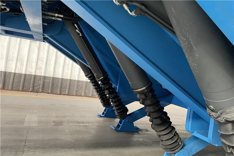 TITAN 4 Axle Folding Gooseneck Trailer for Sale In Zambia - Sơ mi rơ moóc thùng thấp: hình 4 TITAN 4 Axle Folding Gooseneck Trailer for Sale In Zambia - Sơ mi rơ moóc thùng thấp: hình 4