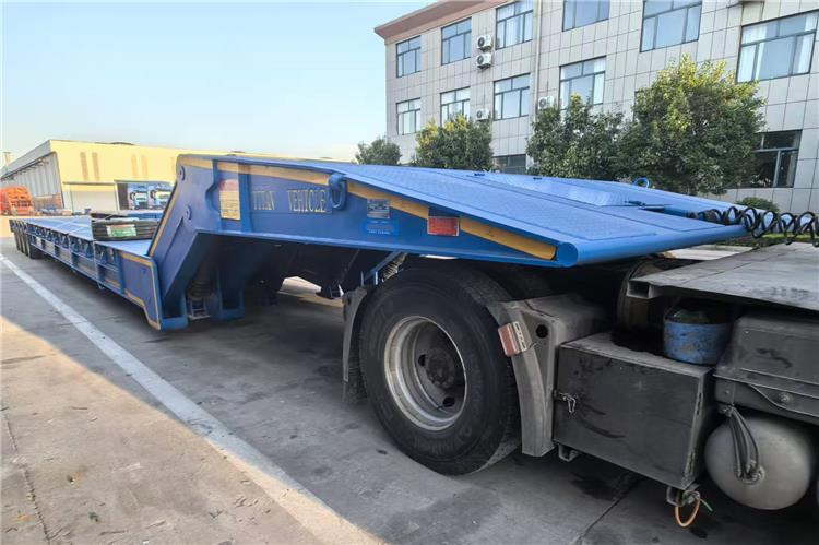 TITAN 4 Line 8 Axle Folding Gooseneck Trailer for Sale In Sudan - Sơ mi rơ moóc thùng thấp: hình 2 TITAN 4 Line 8 Axle Folding Gooseneck Trailer for Sale In Sudan - Sơ mi rơ moóc thùng thấp: hình 2