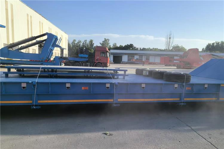 TITAN 4 Line 8 Axle Folding Gooseneck Trailer for Sale In Sudan - Sơ mi rơ moóc thùng thấp: hình 5 TITAN 4 Line 8 Axle Folding Gooseneck Trailer for Sale In Sudan - Sơ mi rơ moóc thùng thấp: hình 5