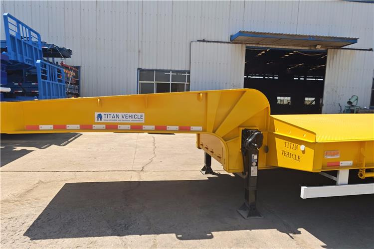 TITAN 40ft Low Bed Trailer with Hydraulic Folding Ladder for Sale In Malawi - Sơ mi rơ moóc thùng thấp: hình 3 TITAN 40ft Low Bed Trailer with Hydraulic Folding Ladder for Sale In Malawi - Sơ mi rơ moóc thùng thấp: hình 3