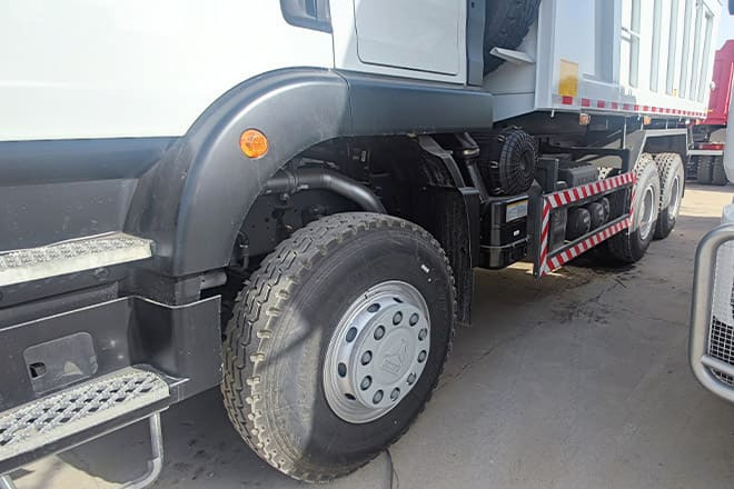 TITAN Howo 6x4 10 Wheel Tipper Truck for Sale in Zambia - Xe ben: hình 5 TITAN Howo 6x4 10 Wheel Tipper Truck for Sale in Zambia - Xe ben: hình 5