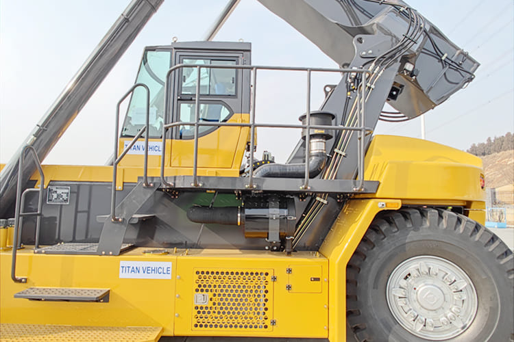 XCMG Container Reach Stacker for Sale in Ghana - Máy nhấc container: hình 5 XCMG Container Reach Stacker for Sale in Ghana - Máy nhấc container: hình 5