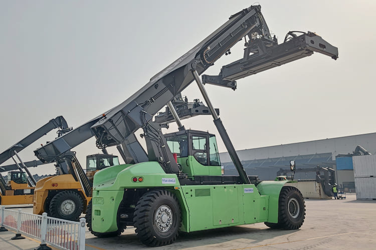 XCMG Reach Stacker Price for Sale in Guyana - Máy nhấc container: hình 2 XCMG Reach Stacker Price for Sale in Guyana - Máy nhấc container: hình 2