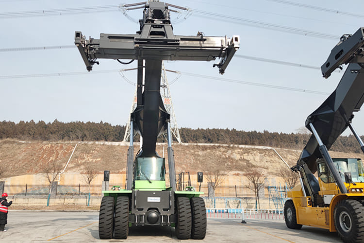 XCMG Reach Stacker Price for Sale in Guyana - Máy nhấc container: hình 1 XCMG Reach Stacker Price for Sale in Guyana - Máy nhấc container: hình 1